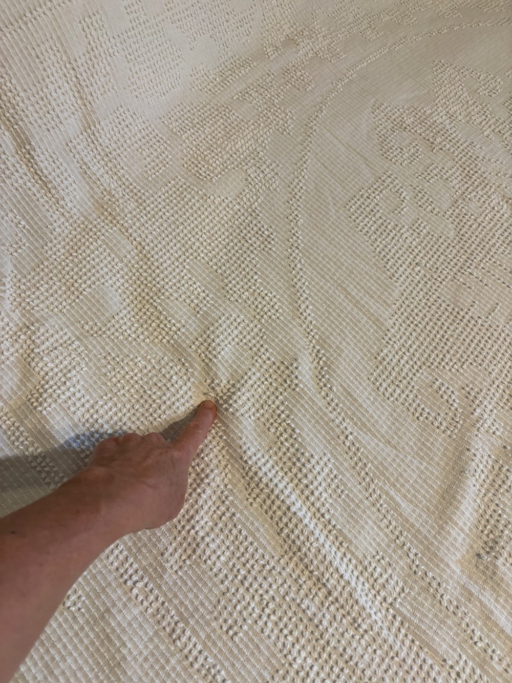 White Chenille Bedspread - Picture 8 of 9
